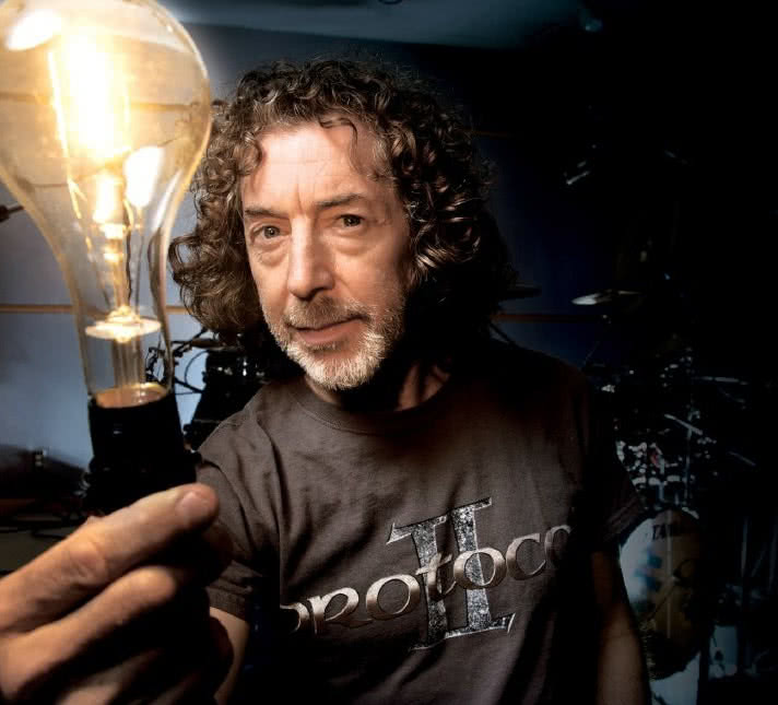 Simon Phillips 0