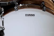 Naciągi Evans UV dla bębnów basowych